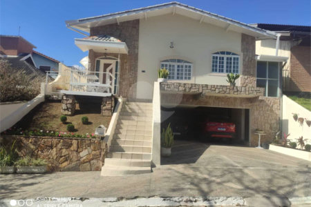 Casa em Condomínio em Urbanova, São José dos Campos/SP.