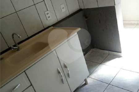 Apartamento no Condomínio Residencial Jardim das Torres.