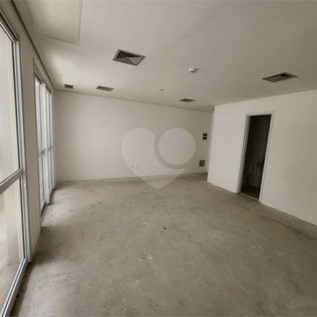Sala comercial a venda em frente ao Allianz Parque