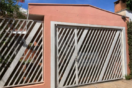 Vende-se excelente casa próxima ao Centro