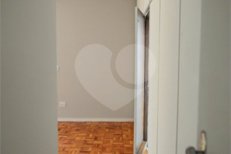 Casa térrea em Araraquara/SP.