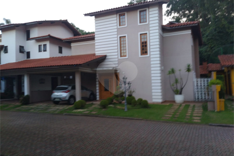 Casa à venda com 4 quartos, sendo 3 suítes, no condomínio Da Serra, São Paulo - SP