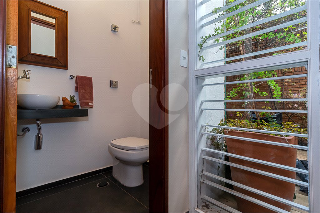 Casa Térrea à venda com 3 quartos, sendo 1 suíte,  em Alto da Boa Vista, São Paulo, SP