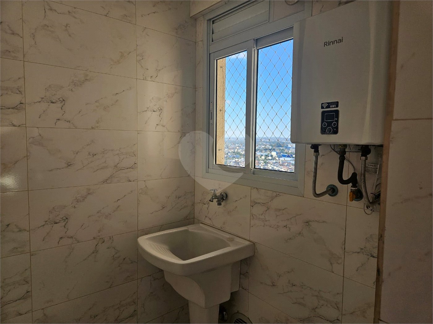 Apartamento à venda com 3 quartos, sendo 1 suíte, no Centro, Poá, SP