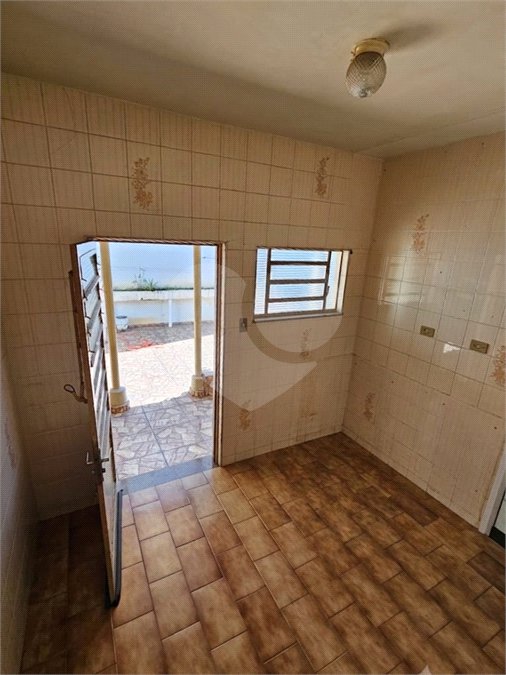 Casa à venda ou para alugar com 5 quartos, sendo 1 suíte, no Centro, Salto, SP