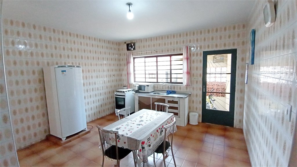 Casa à venda com 3 quartos, sendo 1 suíte,  no Centro, Vinhedo, SP