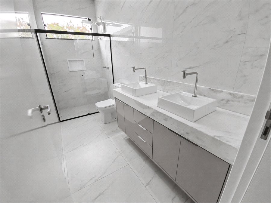 Casa à venda com 3 suítes no condomínio Renaissance, Sorocaba - SP