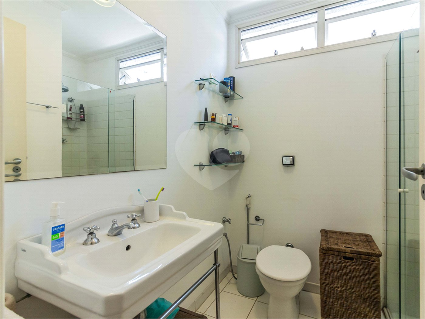 Apartamento à venda com 3 quartos, sendo 1 suíte, em Itaim Bibi, São Paulo, SP