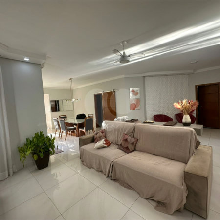 Casa à venda com 3 suítes em Cidade Jardim, Araraquara, SP