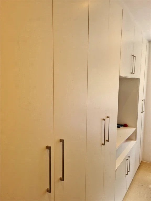 Apartamento à venda com 3 quartos, sendo 1 suíte,  em Vila Andrade, São Paulo, SP