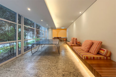Apartamento de Alto Padrão no Campo Belo para venda com porteira fechada, com 4 dormitórios suítes e 4 vagas com lazer de club.