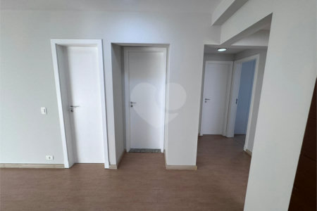 Apartamento para alugar com 3 quartos, sendo 1 suíte,  em Pinheiros, São Paulo, SP