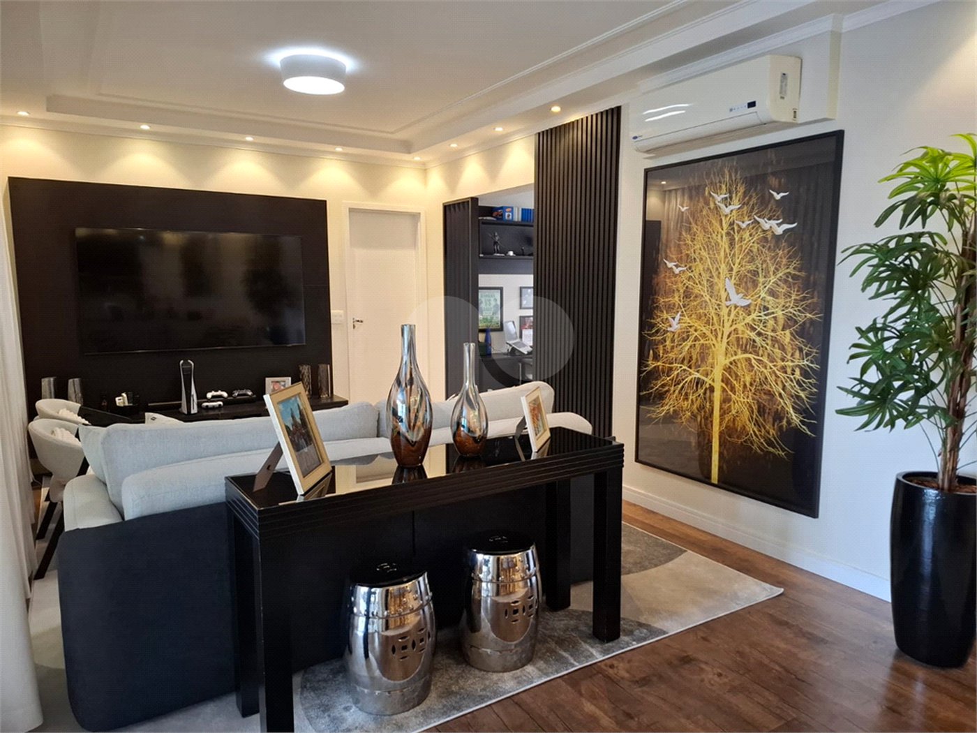 Apartamento à venda com 3 suítes em Barra Funda, São Paulo, SP