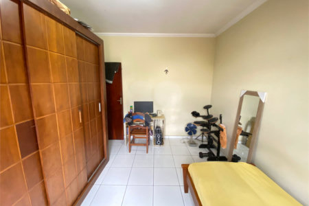 Sobrado à venda com 3 quartos, sendo 1 suíte, em Jardim dos Ipês, Suzano, SP