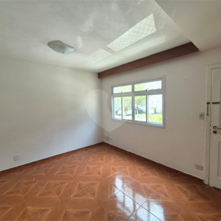 Casa à venda com 3 quartos, sendo 2 suítes, no condomínio Quintas Marajoara, São Paulo - SP