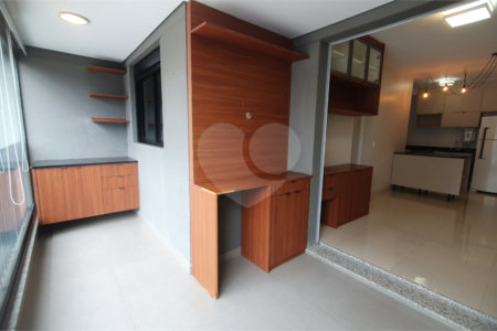 Apartamento à venda com 3 quartos, sendo 1 suíte,  em Pinheiros, São Paulo, SP