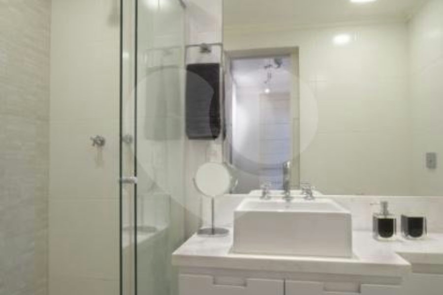 Apartamento à venda com 2 quartos, sendo 1 suíte, em Vila Olímpia, São Paulo, SP