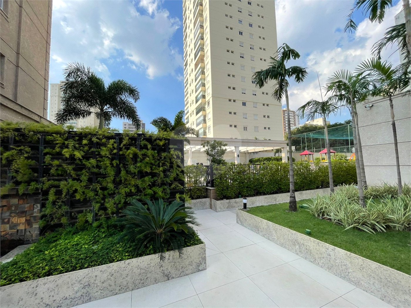 Apartamento à venda com 3 suítes em Vila Romana, São Paulo, SP