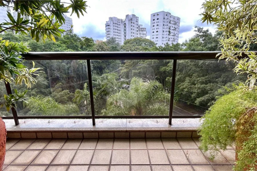 Apartamento à venda com 3 suítes em Morumbi, São Paulo, SP