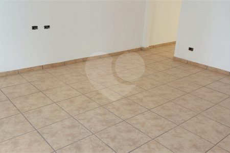Sobrado à venda com 3 quartos, sendo 2 suítes, em Vila Paulicéia, São Paulo, SP