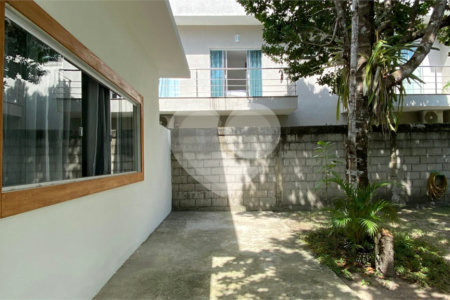 Casa à venda com 2 quartos, sendo 4 suítes, em Orla Norte, Porto Seguro, BA