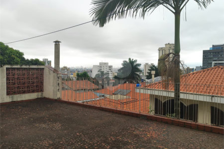 Casa à venda com 4 quartos, sendo 2 suítes, no condomínio Chácara das Rosas, São Paulo - SP