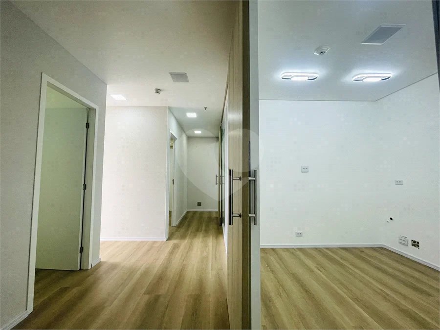 Consultório de 61 m² com 5 ambientes e Varanda no Domo Business!