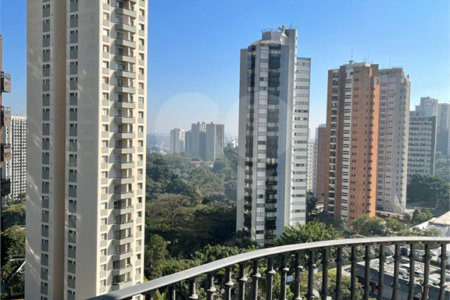 Apartamento à venda com 4 quartos, sendo 2 suítes, em Vila Andrade, São Paulo, SP