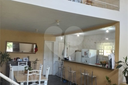 Sítio à venda com 4 quartos, sendo 3 suítes, em Caxito, Maricá, RJ