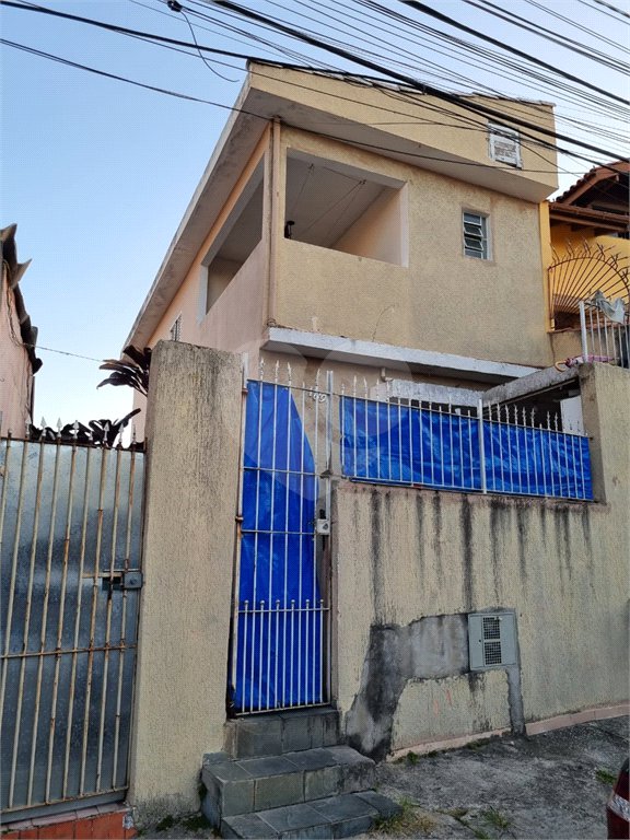 Sobrado à venda com 3 quartos em Vila Basileia, São Paulo, SP