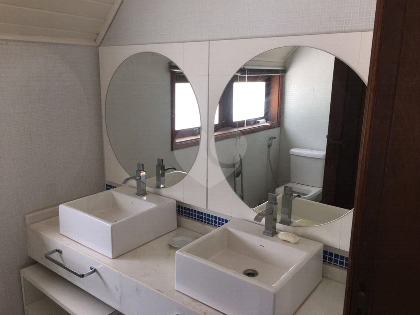 Casa à venda com 3 quartos, sendo 1 suíte, no condomínio Lago Azul, Araçoiaba da Serra - SP