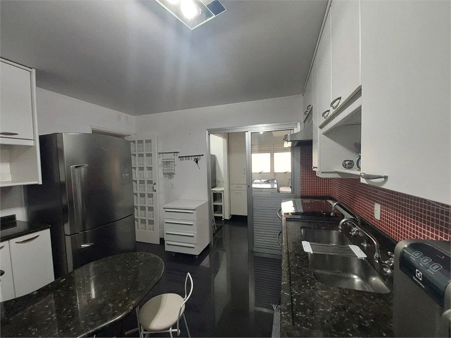 Apartamento à venda com 3 quartos, sendo 2 suítes,  em Cidade São Francisco, São Paulo, SP
