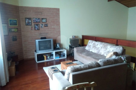 Chácara à venda com 4 quartos, sendo 1 suíte, em Bairro dos Pires, Extrema, MG