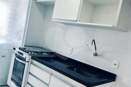 Apartamento à venda com 2 quartos em Parque Maria Domitila, São Paulo, SP