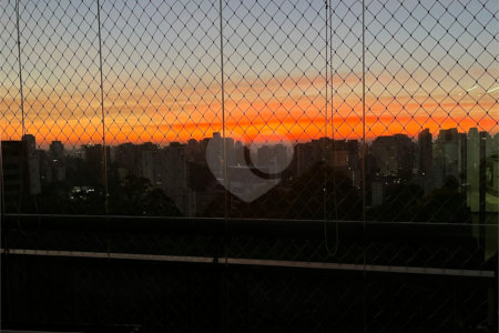 Apartamento à venda com 3 suítes em Vila Andrade, São Paulo, SP