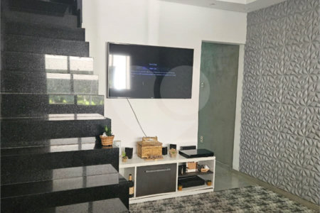 Casa à venda com 3 quartos, sendo 1 suíte,  no condomínio Residencial Rubi, Mogi das Cruzes - SP