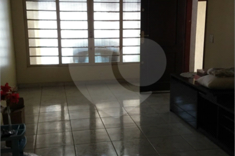 Sobrado à venda com 2 quartos em Tremembé, São Paulo, SP