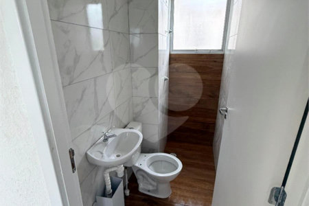 Casa em condomínio à venda com 2 quartos em Jardim Petrópolis, Cotia, SP