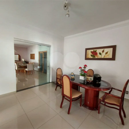 Casa à venda com 4 quartos, sendo 2 suítes, no condomínio Nascente do Jaraguá, Araraquara - SP