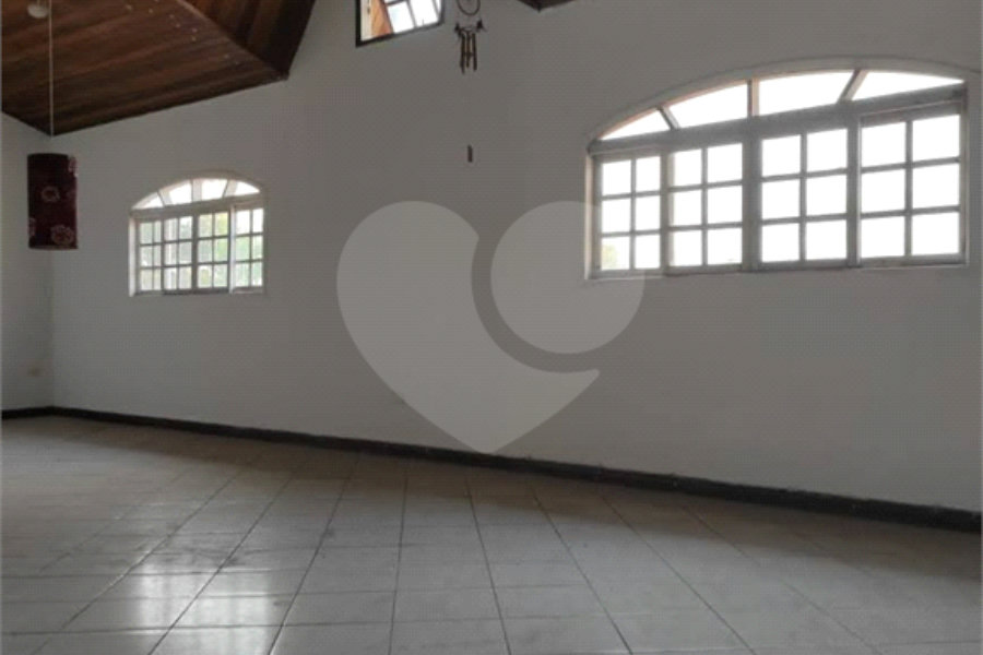 Casa à venda com 3 suítes em Matriz, Mauá, SP
