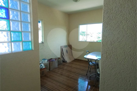 Casa à venda com 4 quartos, sendo 1 suíte, no condomínio Shangri-la, Atibaia - SP