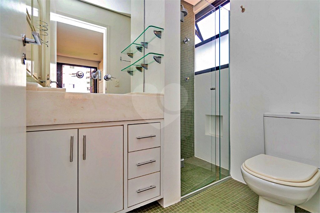 Apartamento à venda com 3 quartos, sendo 1 suíte, em Vila Olímpia, São Paulo, SP