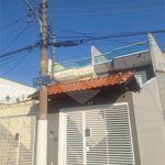 Sobrado à venda com 4 quartos, sendo 1 suíte,  em Vila São Geraldo, São Paulo, SP