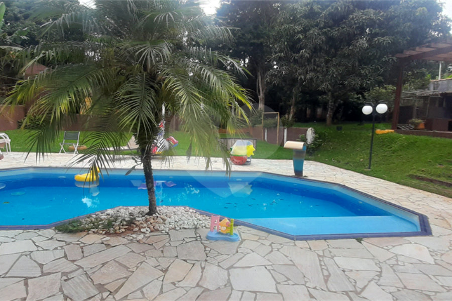 Casa à venda com 3 suítes no condomínio Chacarás Bela Vista, Mairiporã - SP