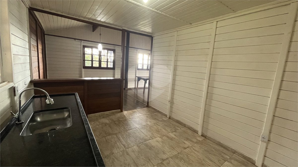 Casa Térrea para alugar com 3 quartos, sendo 1 suíte, em Jardim Estância Brasil, Atibaia, SP