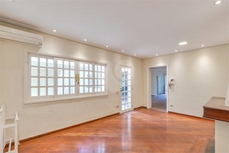 Casa à venda com 4 quartos, sendo 2 suítes, em Jardim Luzitânia, São Paulo, SP