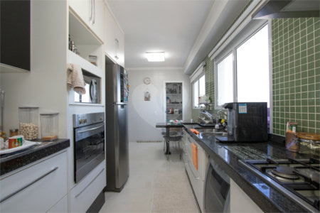 Apartamento à venda com 4 quartos, sendo 3 suítes,  em Vila Romana, São Paulo, SP