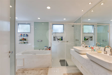 Apartamento à venda com 3 suítes em Granja Julieta, São Paulo, SP