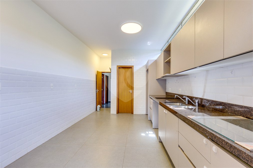 Casa Térrea à venda com 3 quartos, sendo 1 suíte, em Alto da Boa Vista, São Paulo, SP