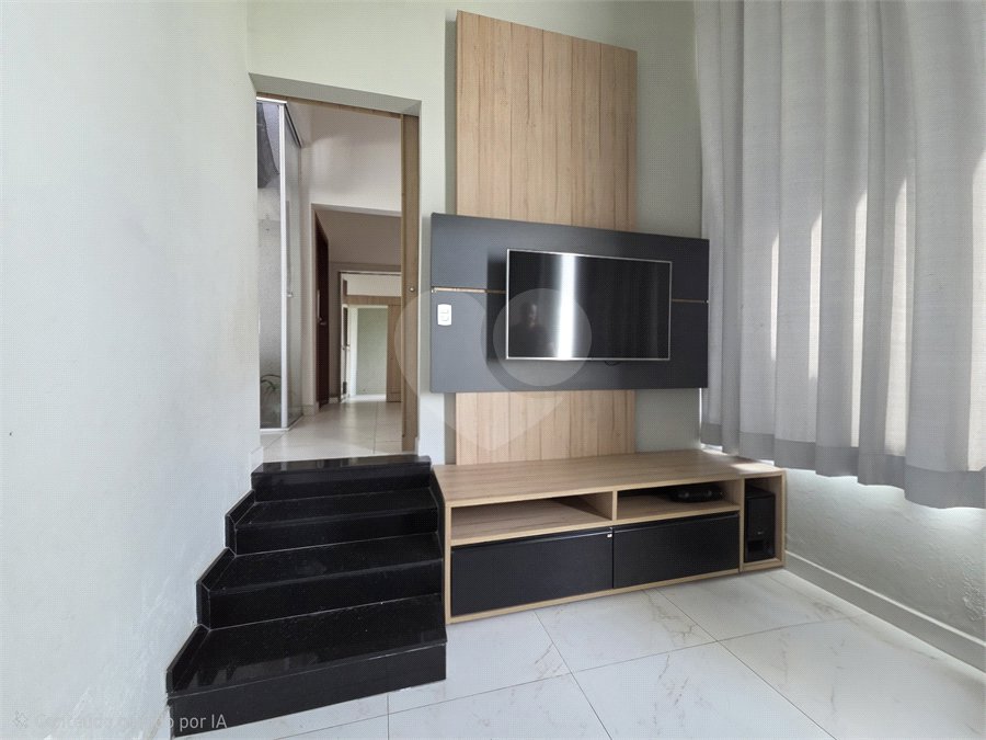 Casa à venda com 4 quartos, sendo 1 suíte, no condomínio Village Ipanema 2, Araçoiaba da Serra - SP
